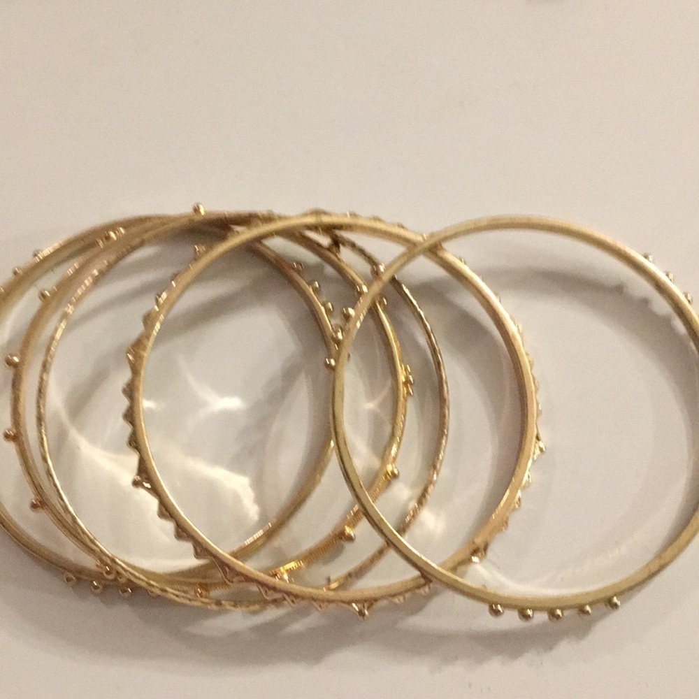 Set of 5 gold in color Bangles (M) - Picture 4 of 4